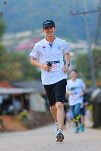 BIB: 282
                            <button type="button" onclick="openModal(18970208)" class="btn btn-primary btn-sm float-right btn-popup" data-toggle="modal" data-target=".modal-high-quality">
                        <i class="fas fa-shopping-cart"></i> Add to Cart
                    </button>
                                            <button type="button" onclick="isThisMe(18970208, true)" class="btn btn-success btn-sm float-right btn-popup btn-isme hidden" data-toggle="tooltip" data-placement="bottom" title="นี่คือรูปของคุณใช่ไหม คลิกที่นี่เพื่อเอาเข้าอัลบั้ม">
                        <i class="fas fa-plus"></i> Add to album
                    </button>
                    <button type="button" onclick="isThisMe(18970208, false)" class="btn btn-warning btn-sm float-right btn-popup btn-isnotme hidden">
                        <i class="fas fa-ban"></i> Remove from album
                    </button>